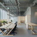 Genesis Headquarters Office / COM - Interior Photography, Table